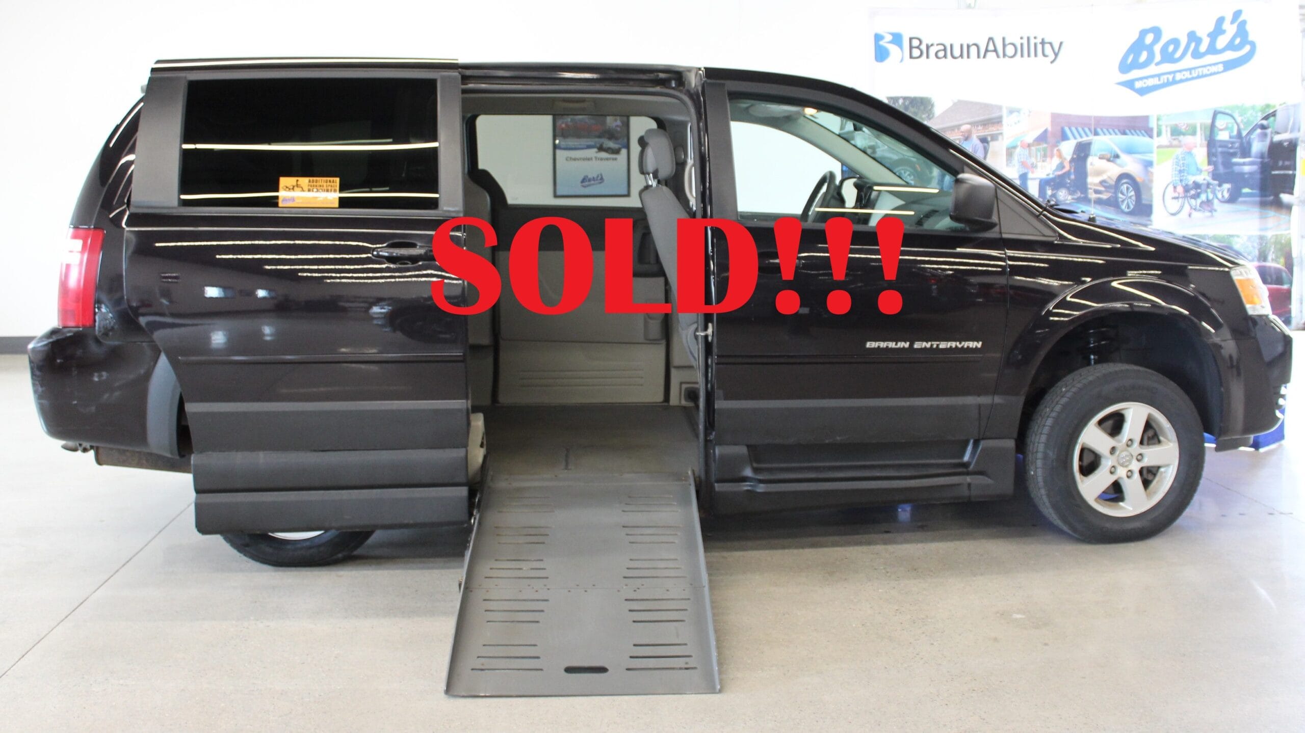 This used dodge grand caravan is marked sold and no longer available